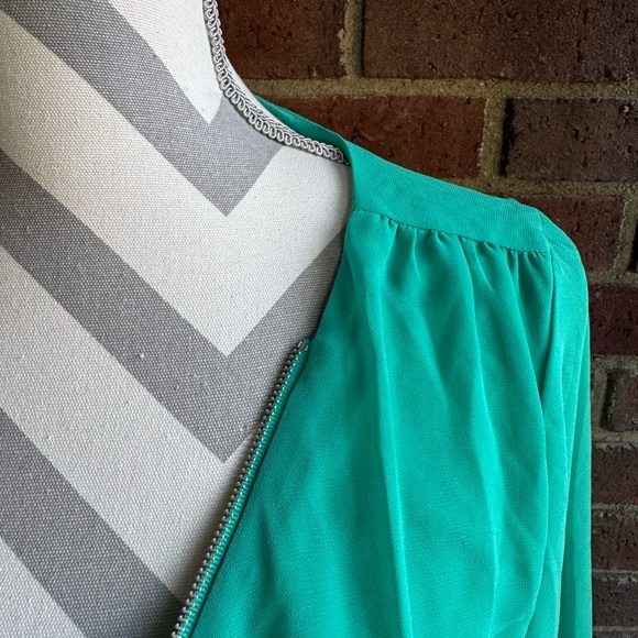 Express Romper - Picture 6 of 8